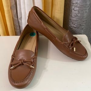 NWOT Michael Kors Leather Loafers MG18G